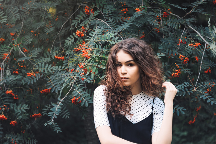 重要な機能は親切に、不要な機能はダイエット。10ページ前後の小さなサイトに最適化したテーマです。