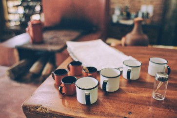 ヘッダは黒い方がいいな…